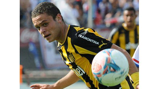 Problemas con el pase: Jonathan Rodríguez se queda en Peñarol