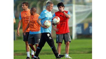Tabárez recomienda no deslumbrarse con el éxito