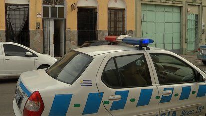 un retirado policial de 87 anos baleo a la duena de la pension donde vivia