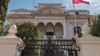 falsa amenaza de bomba en la embajada de rusia: personal de bomberos inspecciono el lugar