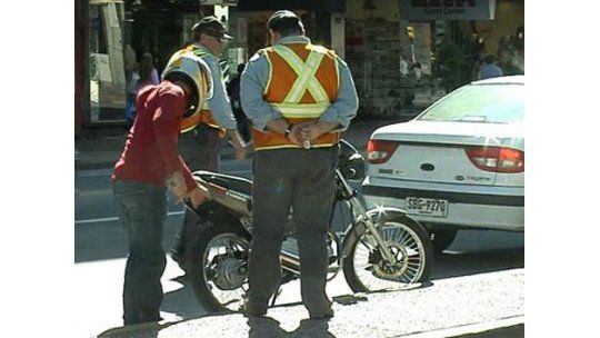 Inspectores de tránsito de Canelones también hacen paro desde hoy