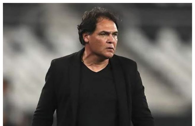 El exinternacional Celso Ayala, DT de River Plate paraguayo.