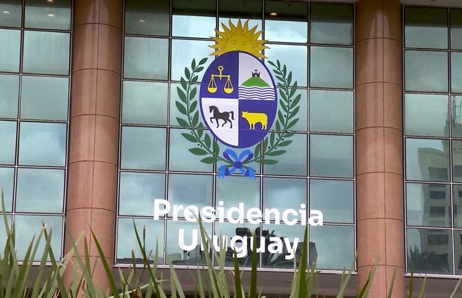 torre-ejecutiva-fachada-gobierno-presidencia-escudo