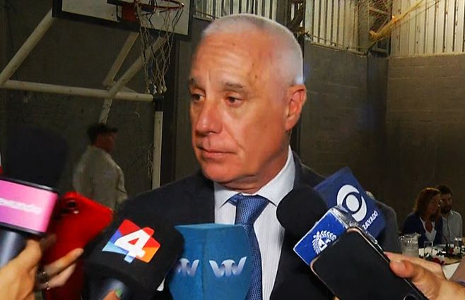 Carlos Negro, ministro del Interior.