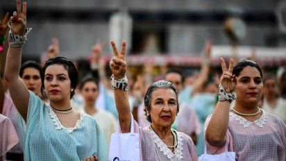 evitas anti-macri se movilizan frente al congreso en buenos aires
