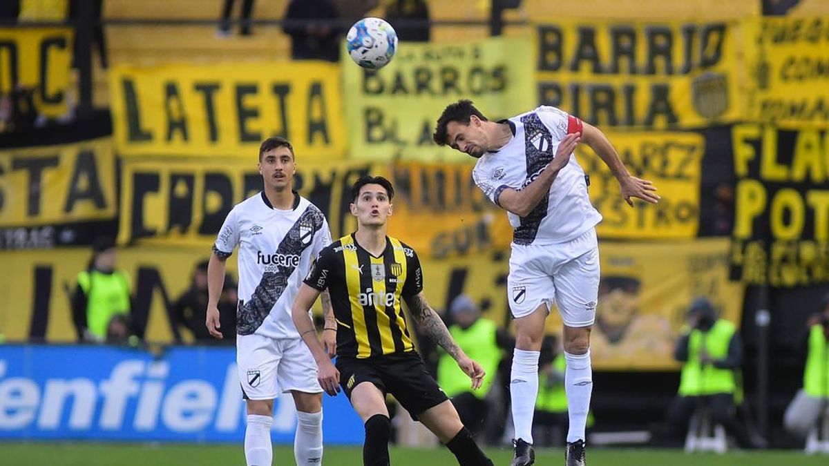 Danubio vence a Cerro y lidera el Clausura uruguayo luego del tropiezo de  Peñarol