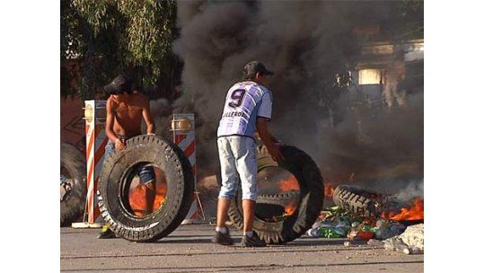 Vecinos cortaron ruta 1; reclaman justicia por joven procesado