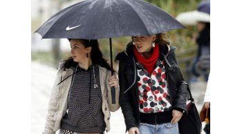 Martes empezó frío y con llovizna; la máxima será de 15 grados