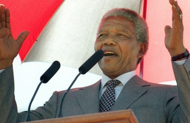 nelson-mandela-estrado.jpg
