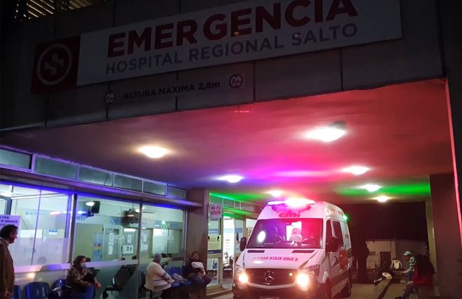emergencia-hospital-salto-ambulancia.jpg