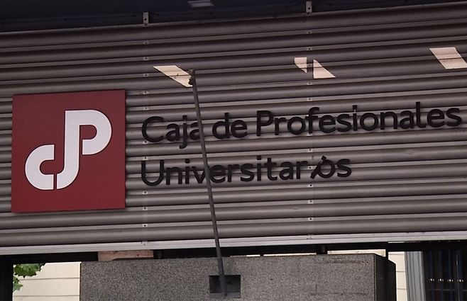 ROMERO---PRESIDENTA-CAJA-DE-PROFESIONALES.jpg