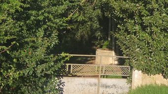 Foto: Eduardo Castro, Subrayado. Aljibe donde fue hallada la víctima.