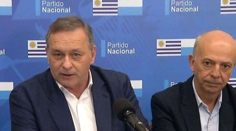 Álvaro Delgado con Javier García en el Directorio del Partido Nacional. Álvaro Delgado con Javier García en el Directorio del Partido Nacional.