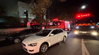 bomberos controlaron incendio en la embajada de rusia: el fuego comenzo en un aire acondicionado