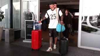 Foto: Punto penal, canal 10. Llegada de Darwin Núñez al aeropuerto de Carrasco.