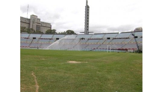 Nacional debuta el domingo ante River; Peñarol una semana después
