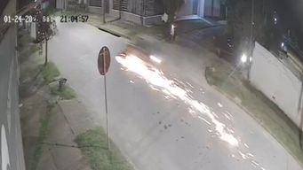 rocha: automovilista atropello a un joven, no paro y se llevo su moto enganchada por varias cuadras