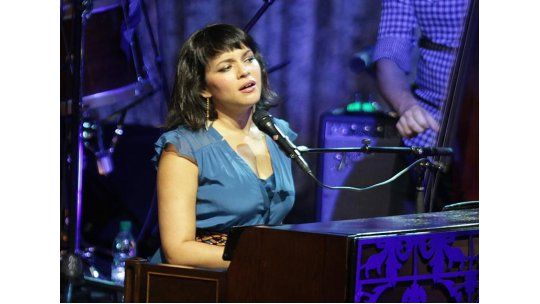 Norah Jones presentó su show acústico en el Teatro de Verano