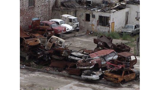 La IM comenzó a retirar los autos abandonados en la calle
