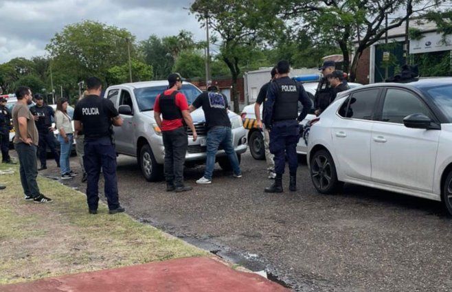 Foto cedida a Subrayado. El momento de la detención del edil de Salto Álvaro Godoy.