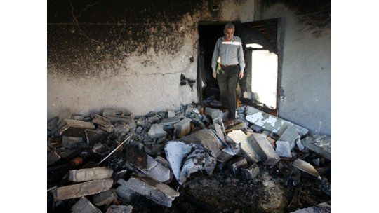 Israel bombardea Gaza tras hallar cuerpos de jóvenes secuestrados