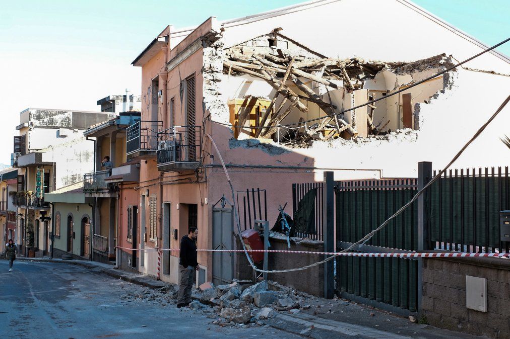 Los daños en las viviendas tras el terremoto de 4.8 de magnitud en Zafferana Etnea, Italia