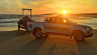 Foto: Armada Nacional. Operativo de búsqueda en Cabo Polonio, por segundo día.