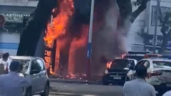 incendio y explosiones en deposito de fuegos artificiales del barrio reus afecto comercio lindero y vehiculos