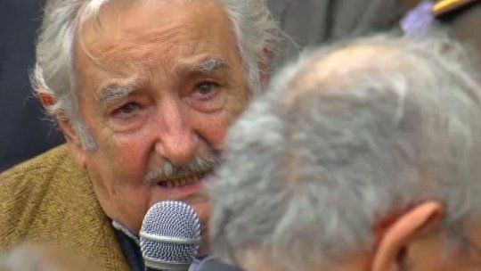 Mujica en cementerio por Huidobro