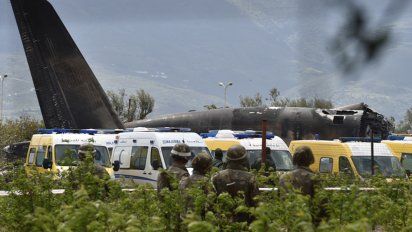 tragedia: 257 muertos al estrellarse un avion militar en argelia
