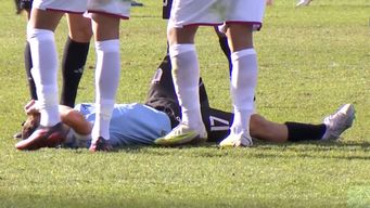El momento de la lesión de Matías Abaldo. Foto: captura de pantalla de imágenes de los corresponsales de Subrayado en Argentina (cámara Guillermo Padilla).