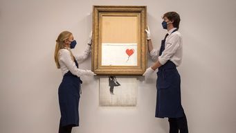 la obra autodestruida de banksy se vendio por 25.4 millones de dolares