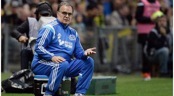 hay acuerdo entre la auf y bielsa para que el argentino sea el dt de uruguay