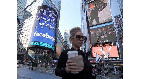 Facebook mantiene caída superior al 12% en 2do. día en bolsa