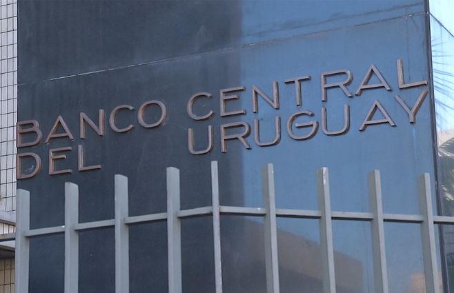 banco-central-del-uruguay-fachada-otra.jpg