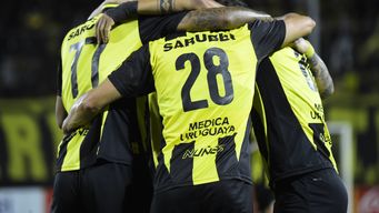 penarol le gano 4-2 a miramar misiones en el campeon del siglo por la fecha 11 del torneo apertura