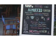 No se admiten perros ni mexicanos: polémica en un café de Pocitos