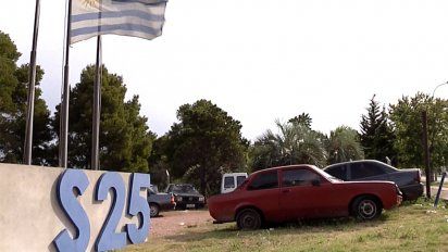 rapinaron a un policia y le llevaron el arma de reglamento