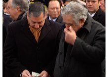 Tres niños pidieron dinero a las autoridades en acto en Florida