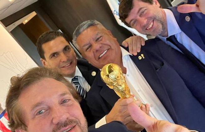 Presidente de la Conmebol Alejandro Domínguez con Ignacio Alonso de la AUF. Foto: publicada por Alejandro Domínguez.