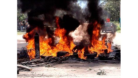 Incendiaron local de la Policía en Santa Catalina