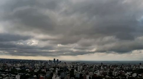 Inumet actualizó la doble advertencia por tormentas fuertes y puntualmente severas, y lluvias abundantes