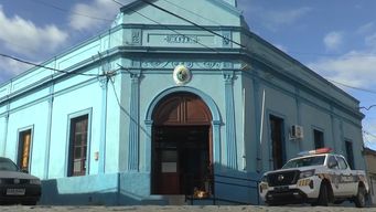 dos hombres en moto robaron 800 dolares y 30 mil pesos de un desguazadero de autos en rocha