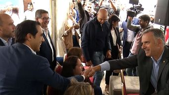 gobierno inauguro tomografo en el hospital del cerro con presencia de orsi y dirigentes de la oposicion