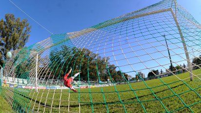 penarol le gano a plaza colonia y defensor sporting a deportivo maldonado