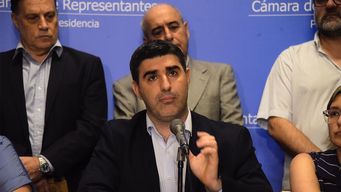 frente amplio pide la renuncia del director de inteligencia del estado, alvaro garce