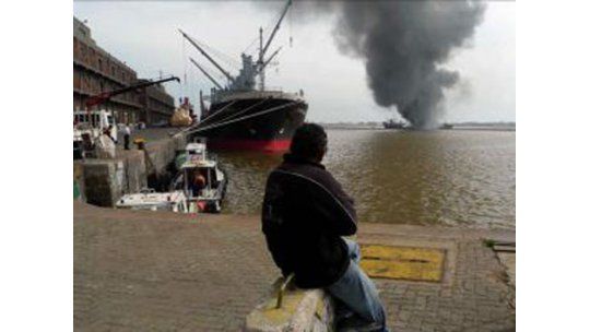 Incendio en pesquero coreano; dos tripulantes desaparecidos