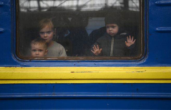 Niños-refugiados-Ucrania-AFP.jpg