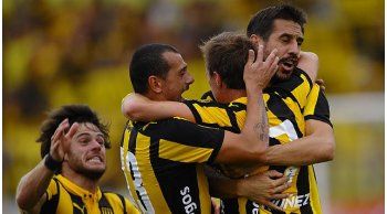 penarol recibe a huracan de argentina a las 21.45 hs. por copa libertadores