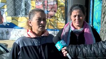 angela y cristina caminan desde durazno hacia torre ejecutiva; este jueves las recibe lacalle pou